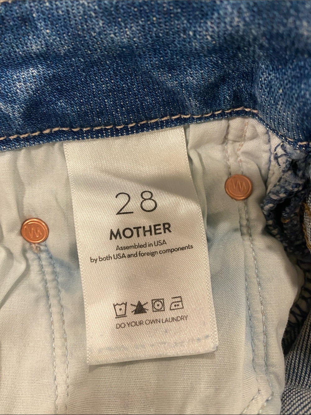 Mother denim petites
The Lil roller fray
Size 28
Color Fan Favorite - Picture 9 of 12
